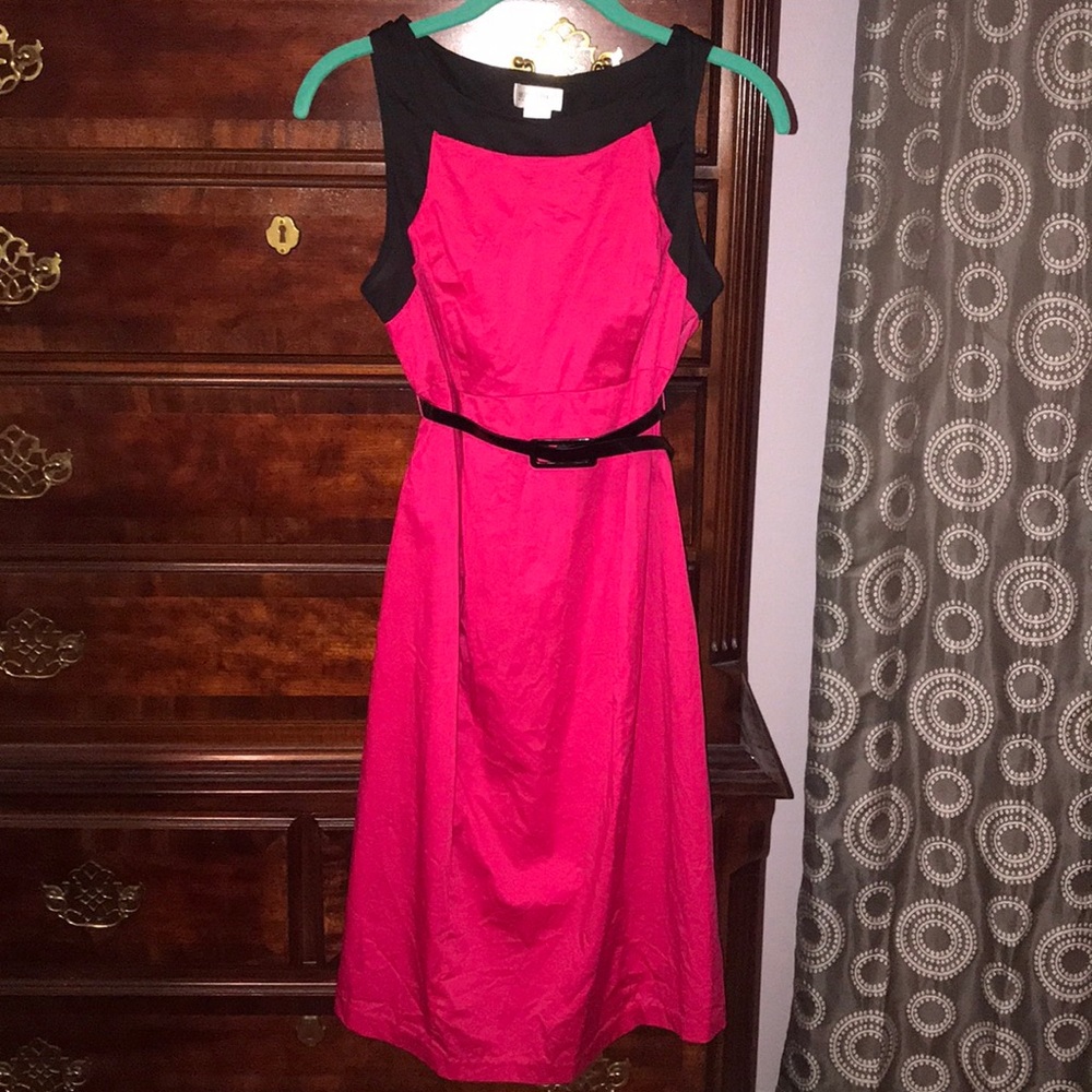 Maternity barbiecore color block dress